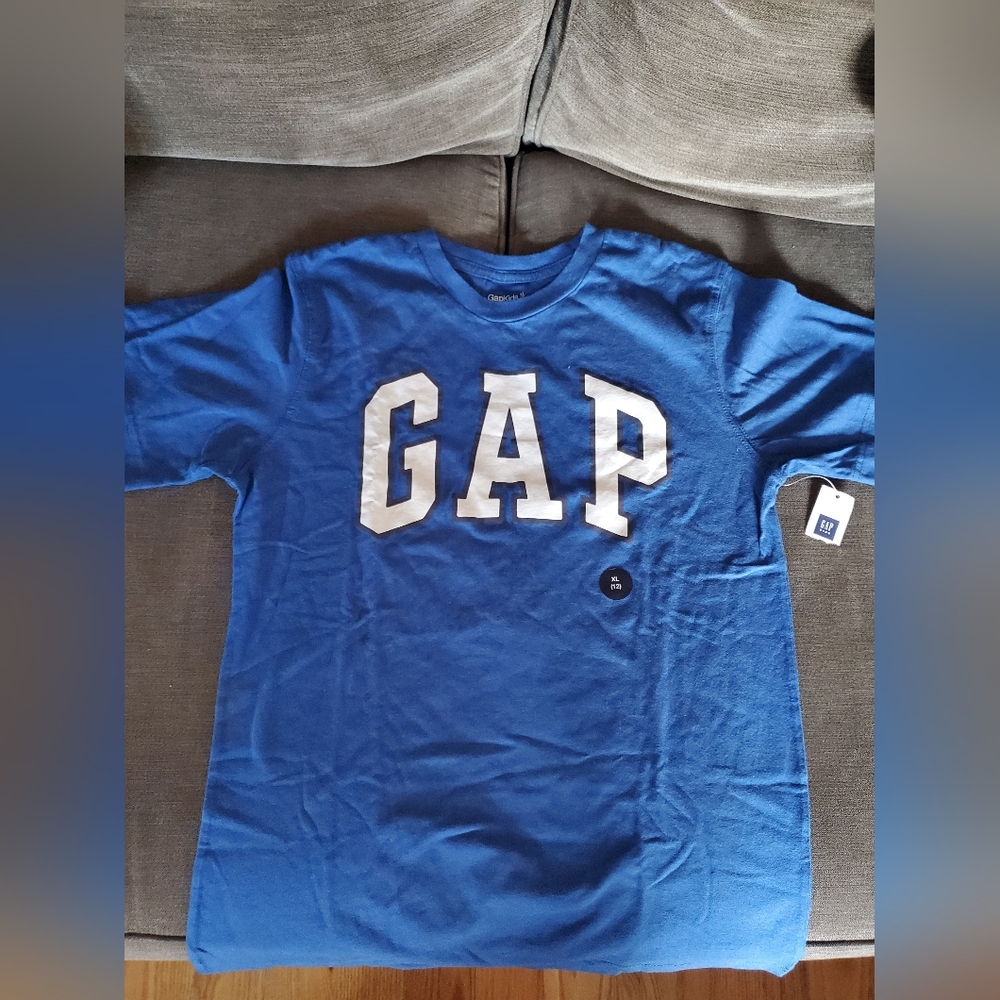 GAP youth short sleeve tee. Size XL (12)